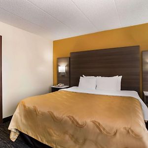 Quality Suites Milwaukee Airport